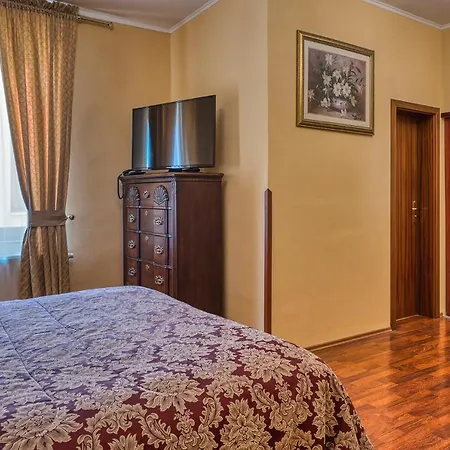 Royal 4*